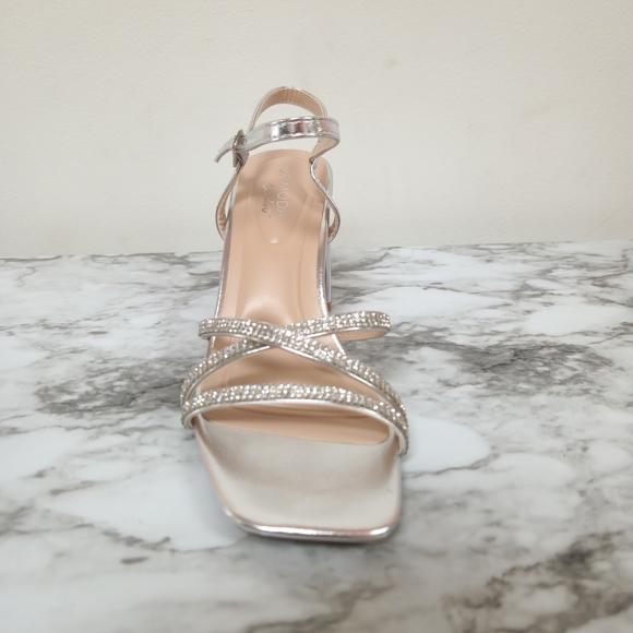 TOP Moda Silver Rhinestone Block Heel Sandals - Picture 3 of 6